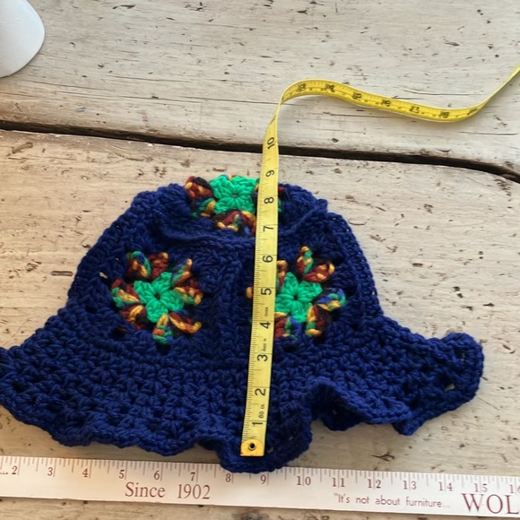 Crocheted granny square bucket hat - Picture 5 of 5